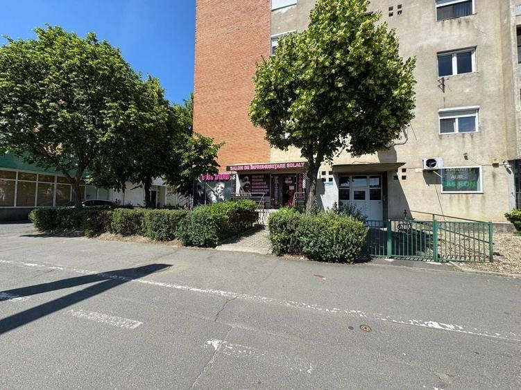 Apartament cu 2 camere decomandat în UTA