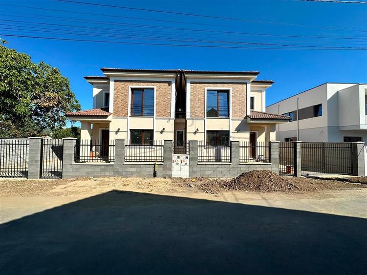 Casă cu 4 camere cu Teren 350 Mp în Săcălaz
