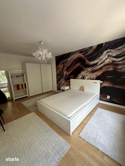 Apartament cu 4 camere, mobilat în Central