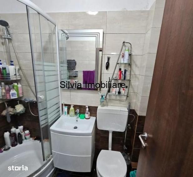 Apartament cu 3 camere decomandat în Smârdan