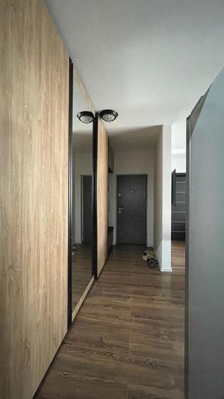 Apartament cu 3 camere semidecomandat, mobilat în Dumbrăvița