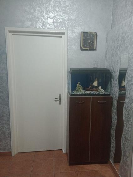 Apartament cu 3 camere decomandat în Runcu