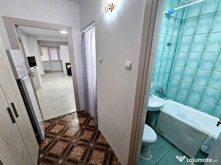 Garsonieră decomandată în Central