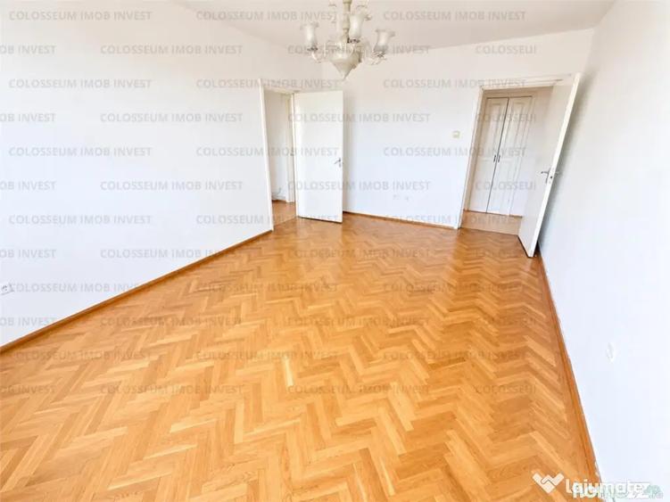 Apartament cu 3 camere decomandat în Calea București