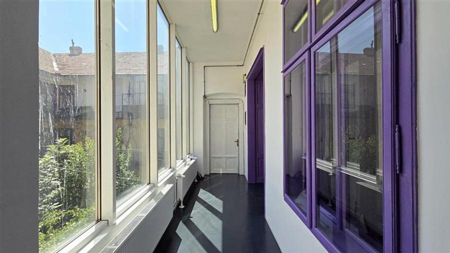 Apartament cu 4 camere semidecomandat, mobilat în Iosefin