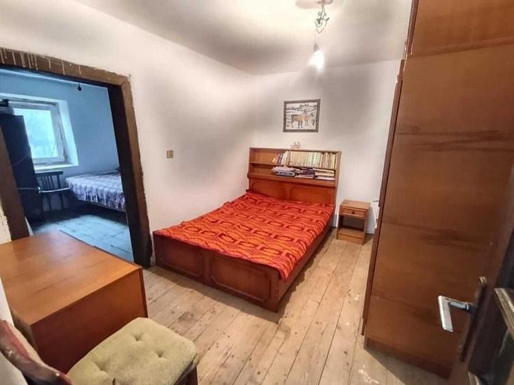 Casă individuală cu 4 camere cu Teren 1634 Mp în Teslui