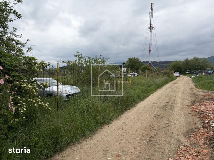Teren de 1650 mp, în Poplaca