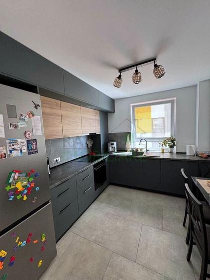 Apartament cu 2 camere decomandat, mobilat în Tractorul
