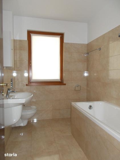 Apartament cu 3 camere decomandat în Calea Dumbrăvii