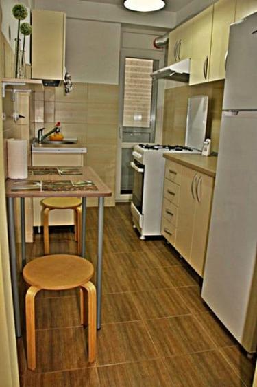 Apartament cu 2 camere semidecomandat, mobilat în Dorobanți