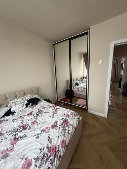 Apartament cu 3 camere decomandat în Sud