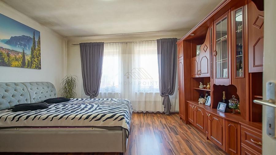 Casă individuală cu 4 camere cu Canalizare în Sânpetru