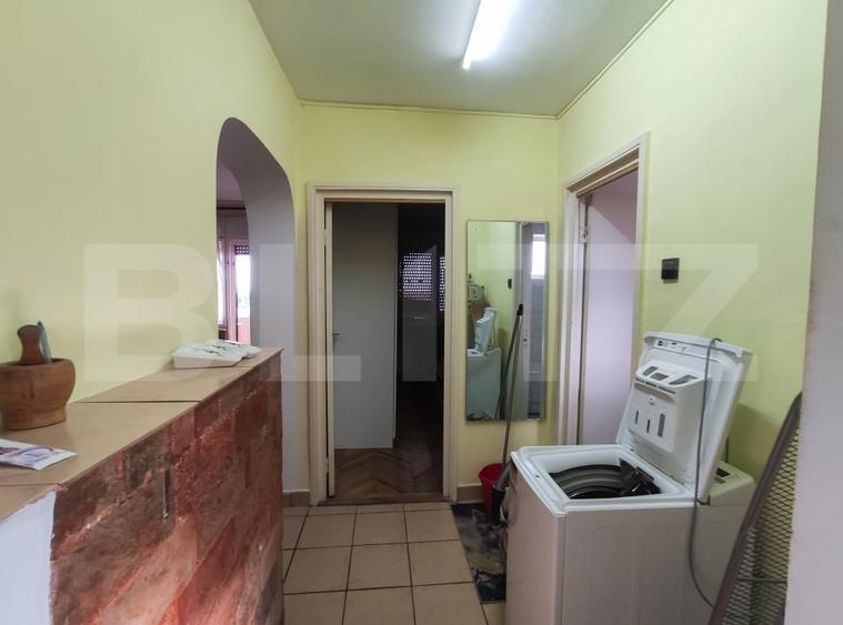 Apartament cu 3 camere semidecomandat, mobilat în 14 Mai