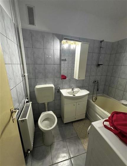 Garsonieră semidecomandată în Lipovei