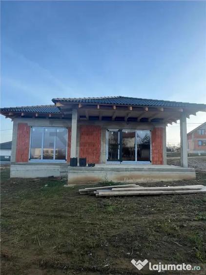 RECO Casa plan parter cu 3 dormitoare-la rosu- Paleu - 15