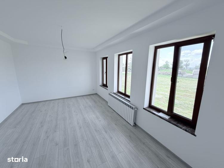Casă cu 3 camere în Stăuceni