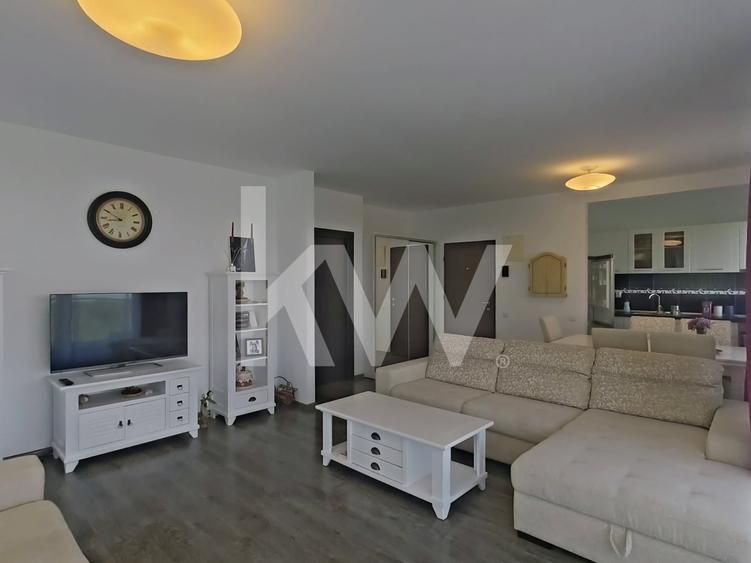 Apartament cu 3 camere decomandat, mobilat în Drumul Poienii