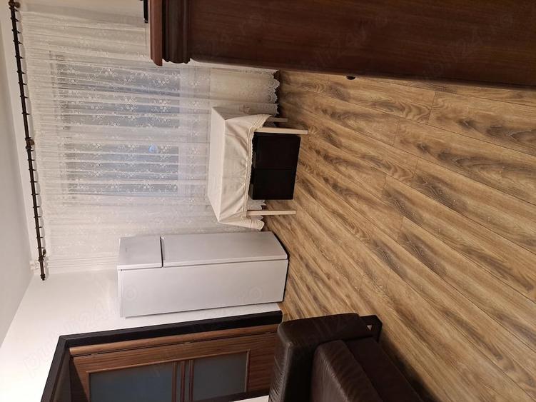 Apartament cu 2 camere semidecomandat în P-ța Doina