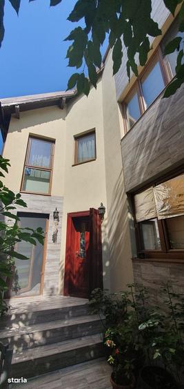Casă cu 3 camere cu Teren 166 Mp în Calea București