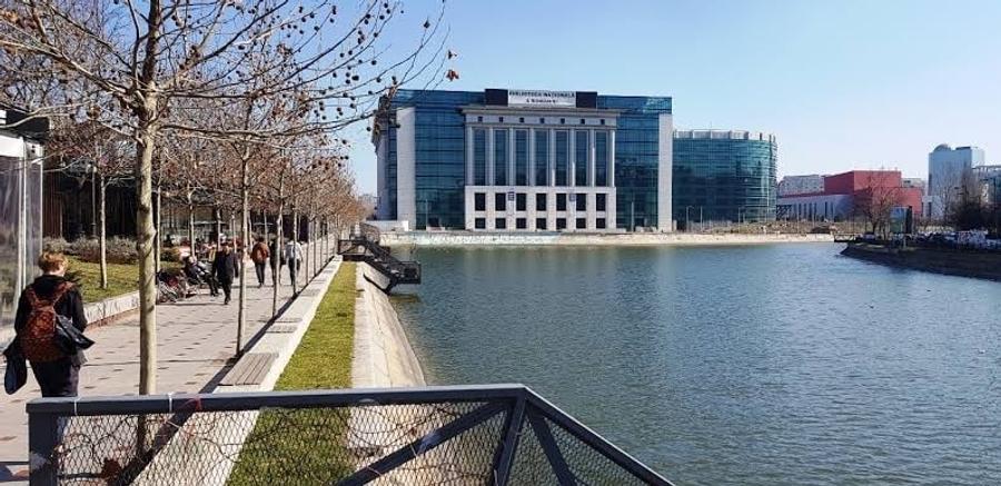 Apartament cu 3 camere decomandat în Splaiul Unirii