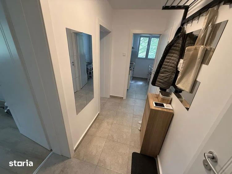 Apartament cu 3 camere semidecomandat, mobilat în Titan