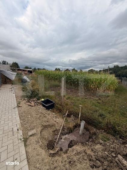 Casă cu 5 camere cu Teren 1820 Mp în Bunești