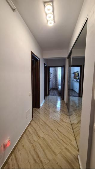 Apartament cu 2 camere decomandat în Roșu
