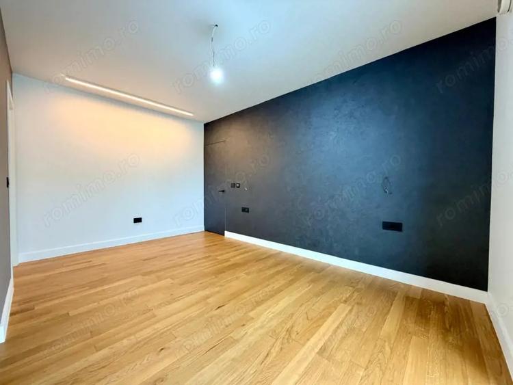 Casă cu 5 camere cu Teren 600 Mp în Buziașului
