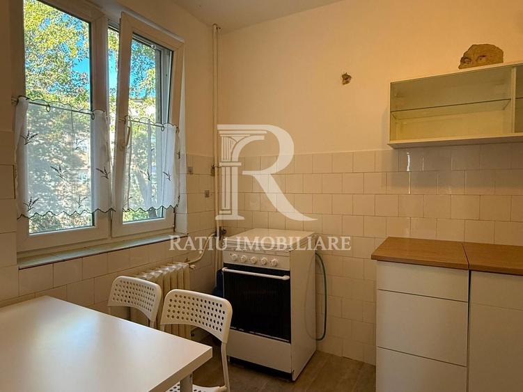 Apartament cu 2 camere semidecomandat, mobilat în Rogerius