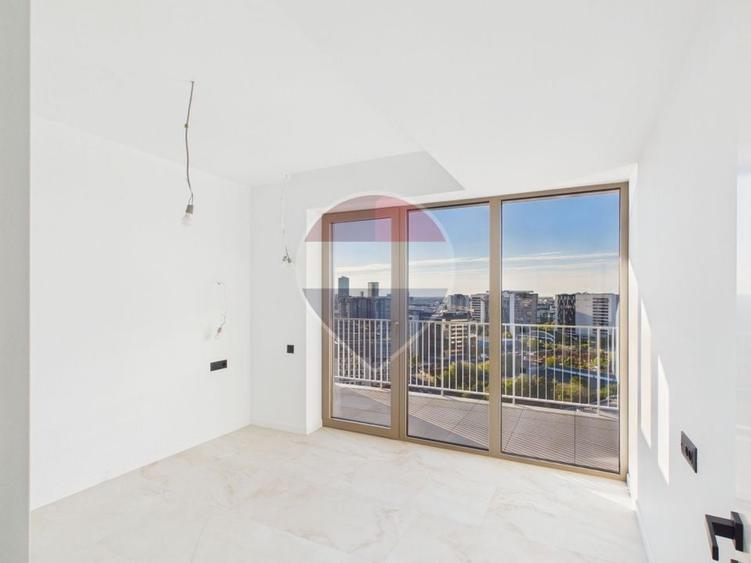 Apartament cu 4 camere decomandat în Pipera