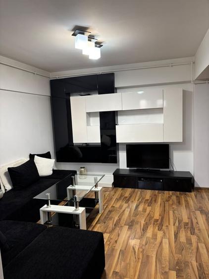 Apartament cu 3 camere decomandat în Turnișor