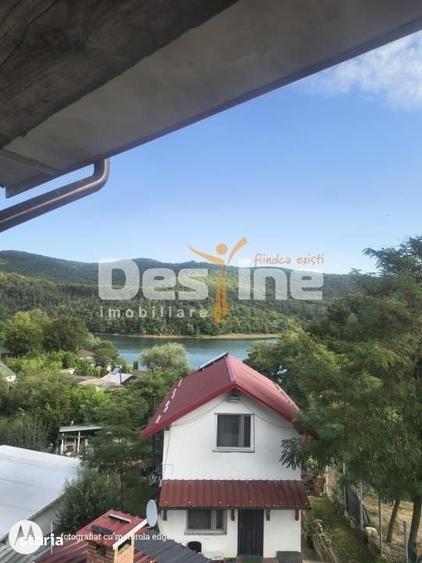 Casă cu 5 camere cu Teren 200 Mp în Teliucu Inferior