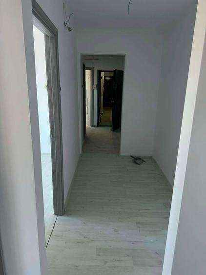 Apartament cu 3 camere decomandat în Micro 14