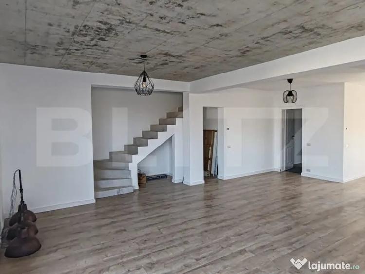 Casă cu 4 camere cu Teren 393 Mp în Urseni