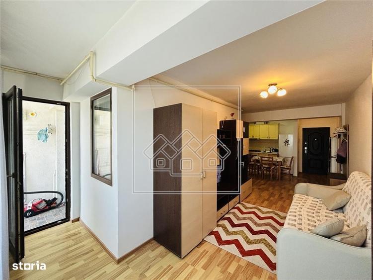 Ap cu 2 camere, balcon - etaj 79 - Doamna Stanca - 1