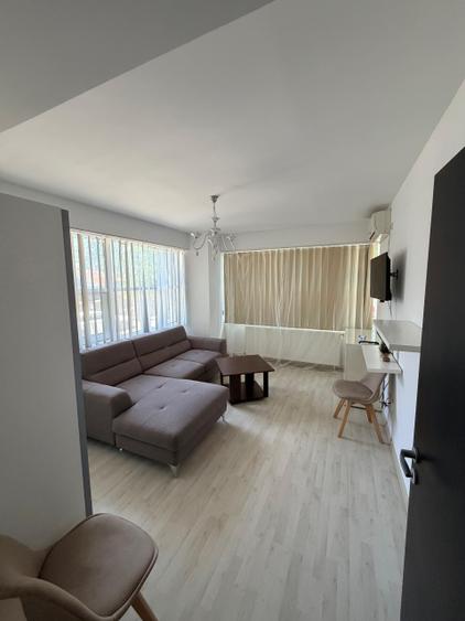 Apartament cu 2 camere decomandat în Aeroport