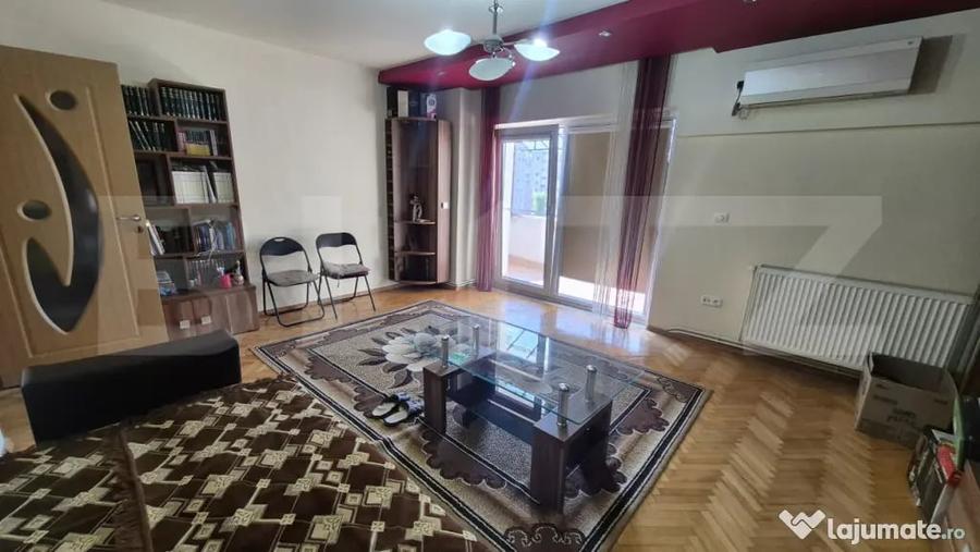 Apartament cu 3 camere decomandat în Carpați 2