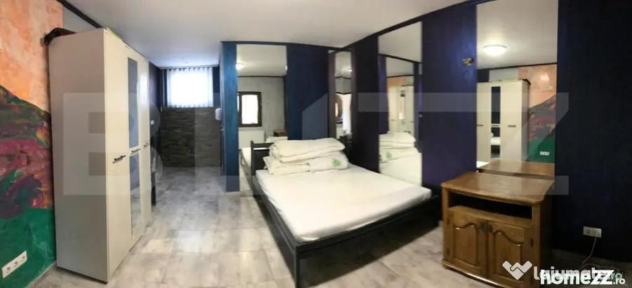 Casă cu 7 camere cu Teren 400 Mp în Central