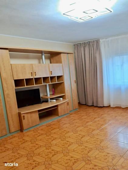 Apartament cu 3 camere decomandat în Nerva Traian