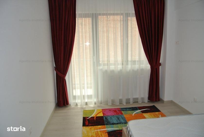 Apartament cu 3 camere decomandat, mobilat în Craiovei