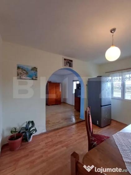 Casă cu 2 camere cu Teren 3289 Mp în Luna