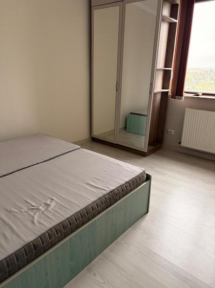 Apartament cu 2 camere semidecomandat în Olteniței