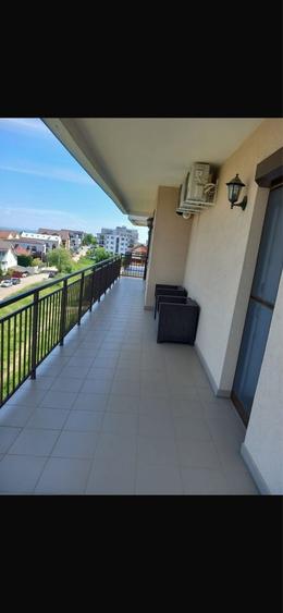 Apartament cu 3 camere decomandat în Bună Ziua