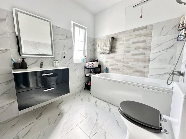 Duplex cu 4 camere cu Canalizare în Moșnița Veche