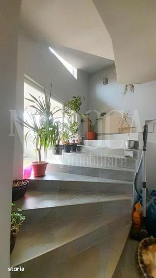 Casa 8 camere de vanzare in Luna de Sus - 1