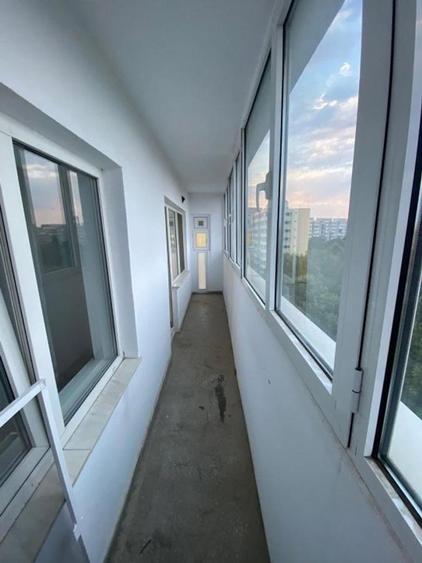 Apartament cu 3 camere decomandat în Obor