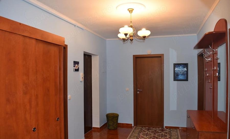 Apartament cu 3 camere decomandat în Terezian