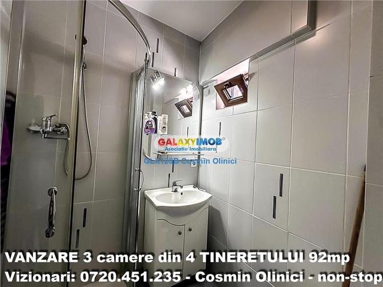 Apartament cu 3 camere semidecomandat, mobilat în Tineretului