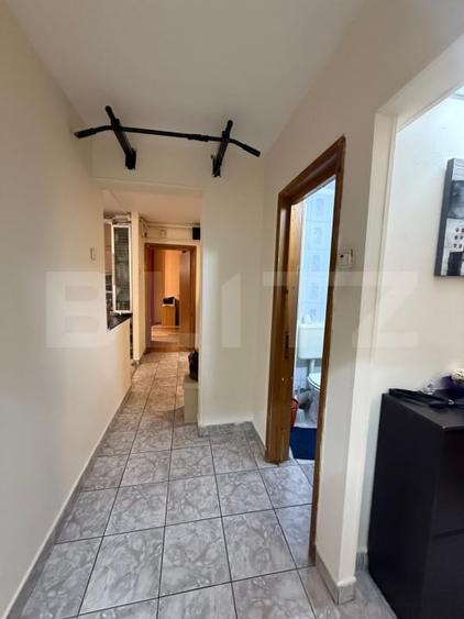 Apartament cu 4 camere decomandat, mobilat în 9 Mai