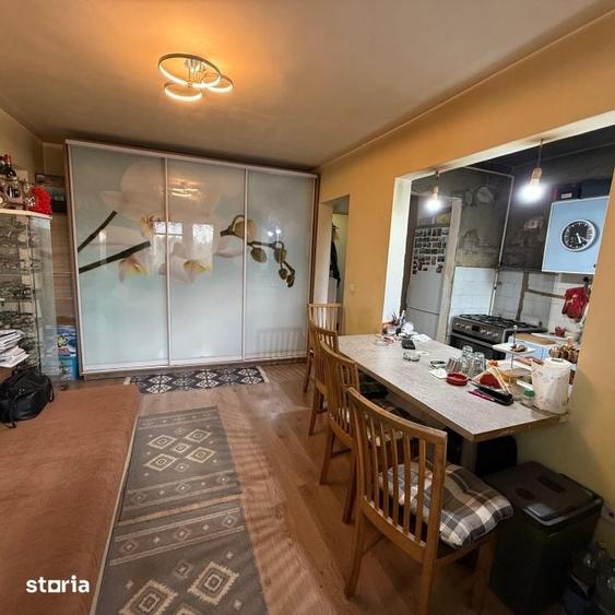 Apartament cu 3 camere în Săsar
